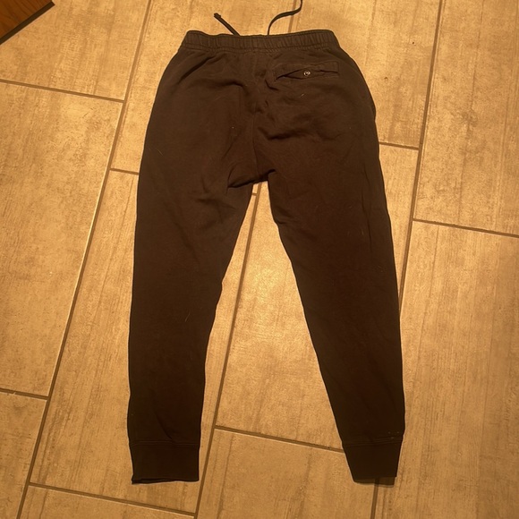 Black nike sweatpants - Picture 2 of 2